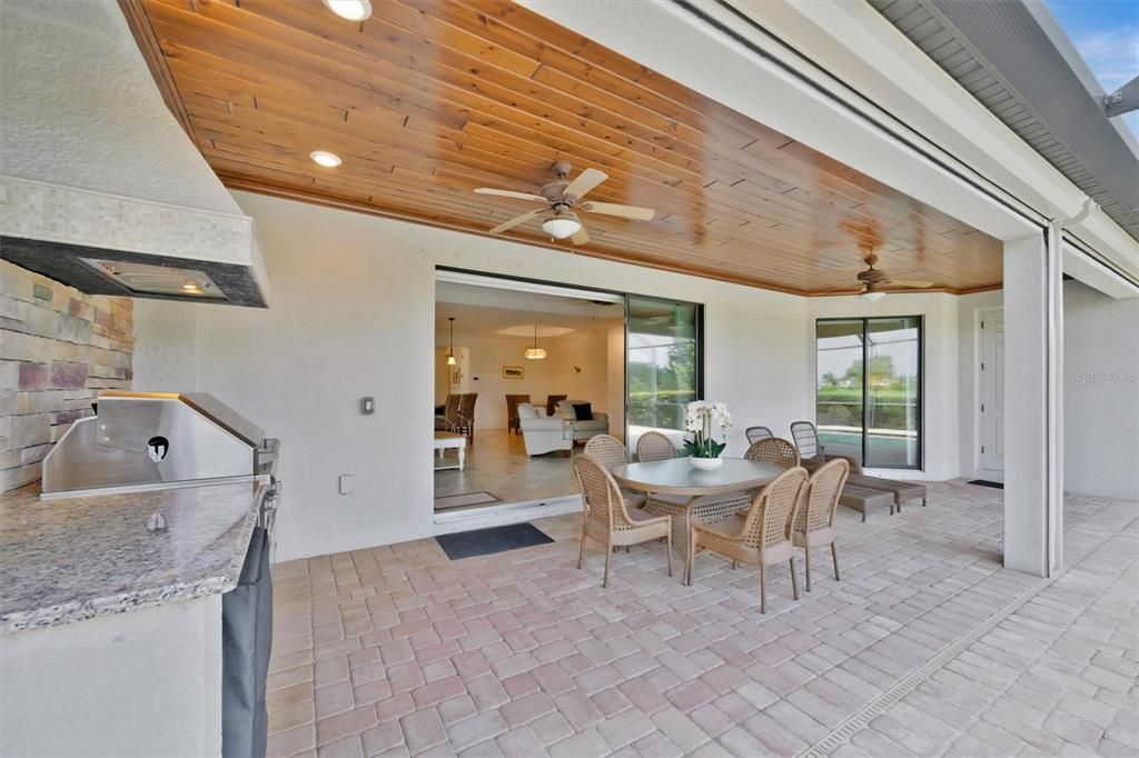 For Sale: $835,000 (2 beds, 2 baths, 1850 Square Feet)