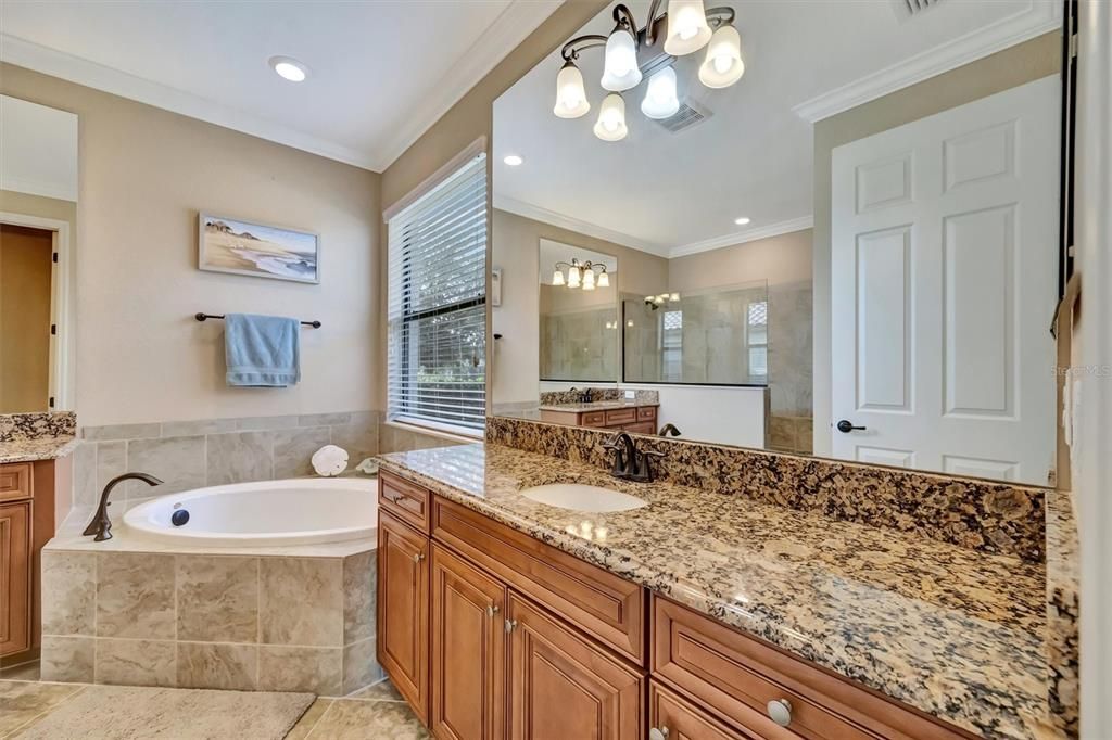 For Sale: $835,000 (2 beds, 2 baths, 1850 Square Feet)