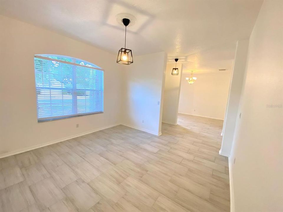For Rent: $2,800 (4 beds, 2 baths, 1956 Square Feet)