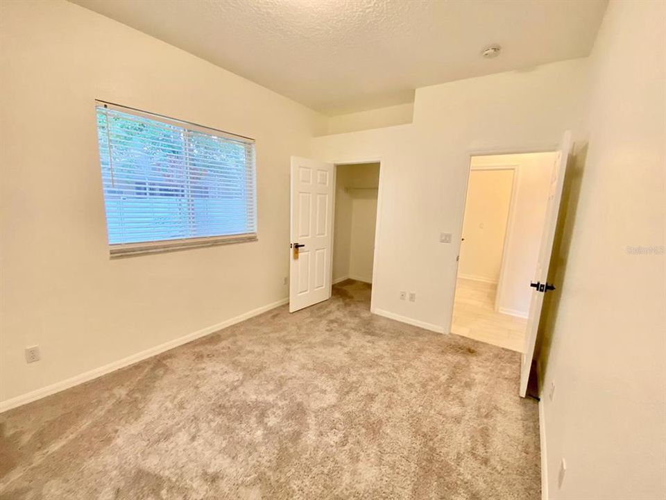 For Rent: $2,800 (4 beds, 2 baths, 1956 Square Feet)