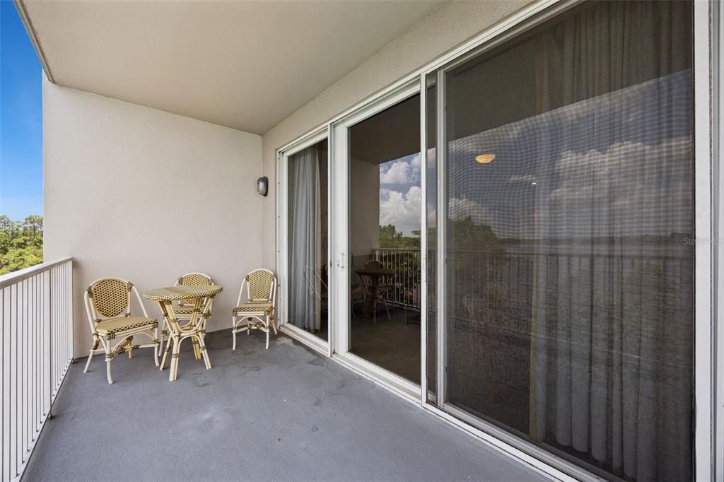 For Sale: $295,000 (2 beds, 2 baths, 1078 Square Feet)