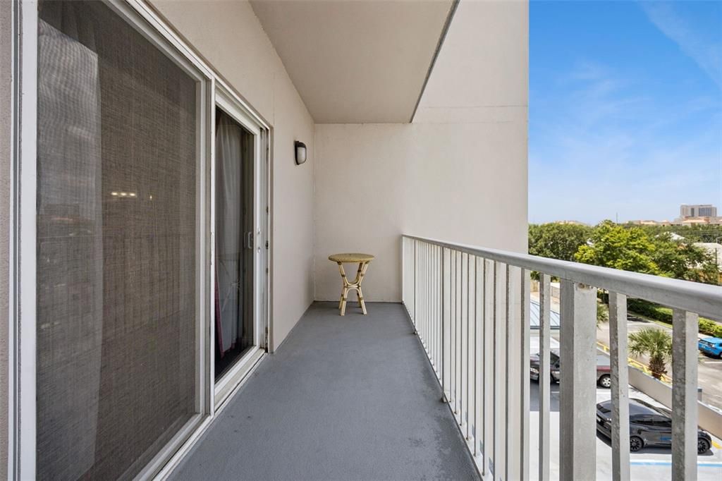 For Sale: $295,000 (2 beds, 2 baths, 1078 Square Feet)