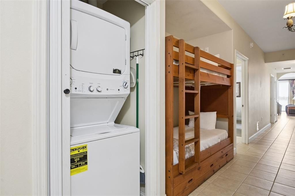 For Sale: $295,000 (2 beds, 2 baths, 1078 Square Feet)