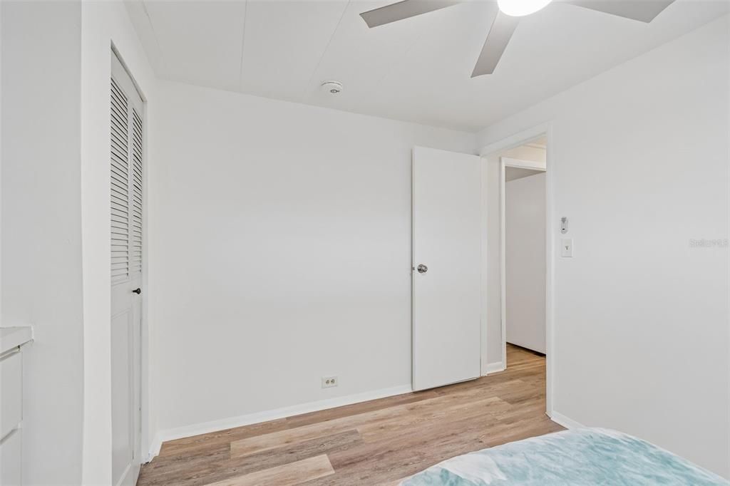 For Sale: $275,000 (3 beds, 3 baths, 960 Square Feet)