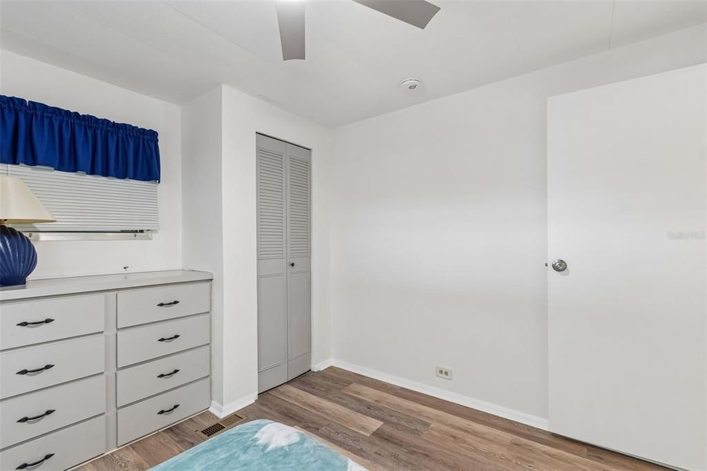 For Sale: $275,000 (3 beds, 3 baths, 960 Square Feet)
