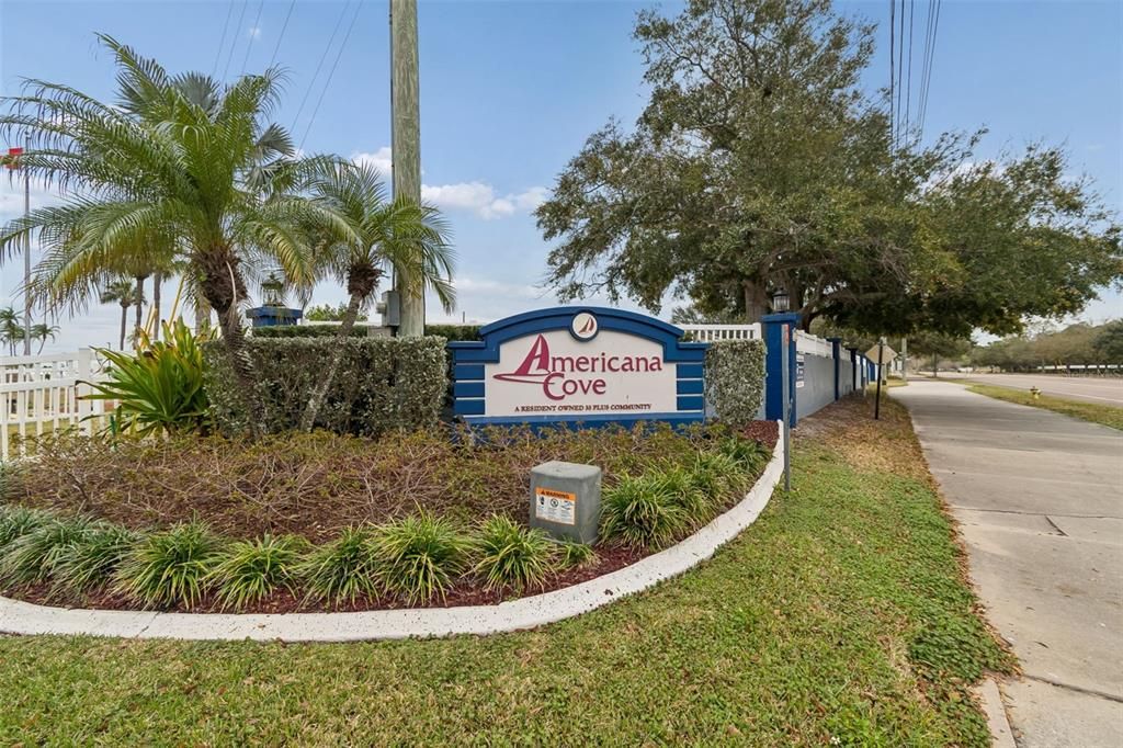 For Sale: $275,000 (3 beds, 3 baths, 960 Square Feet)