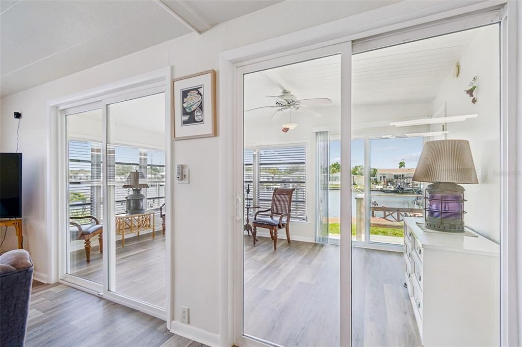For Sale: $275,000 (3 beds, 3 baths, 960 Square Feet)