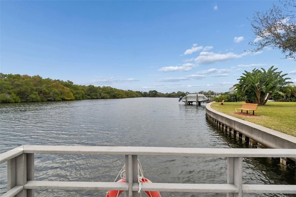 For Sale: $275,000 (3 beds, 3 baths, 960 Square Feet)