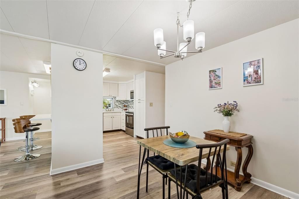 For Sale: $275,000 (3 beds, 3 baths, 960 Square Feet)