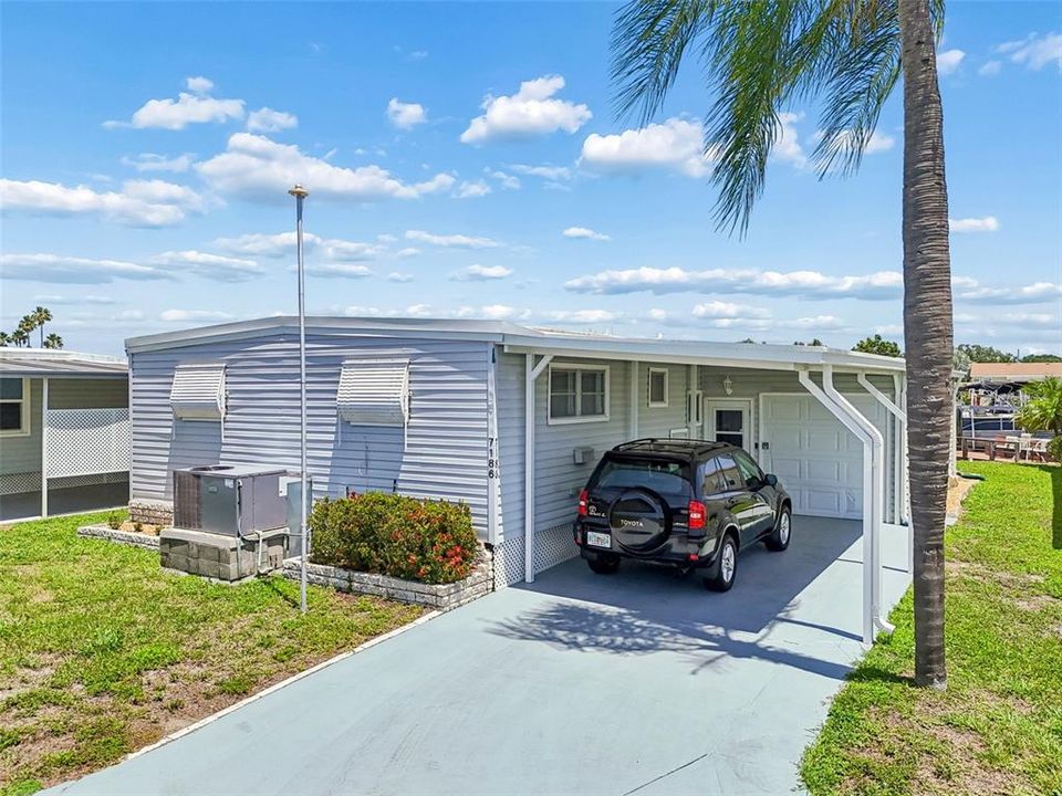 For Sale: $275,000 (3 beds, 3 baths, 960 Square Feet)