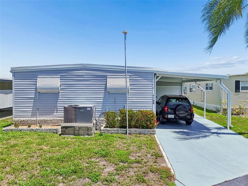 For Sale: $275,000 (3 beds, 3 baths, 960 Square Feet)