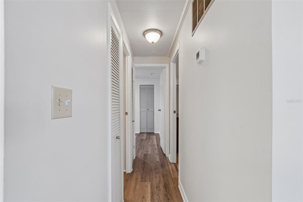 For Sale: $275,000 (3 beds, 3 baths, 960 Square Feet)