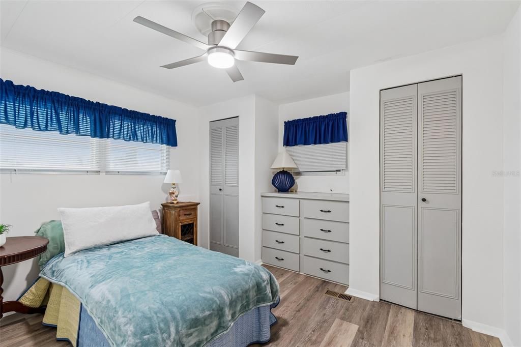 For Sale: $275,000 (3 beds, 3 baths, 960 Square Feet)