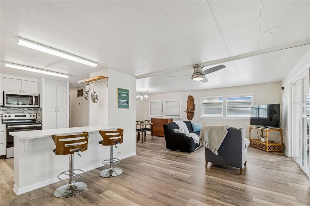 For Sale: $275,000 (3 beds, 3 baths, 960 Square Feet)