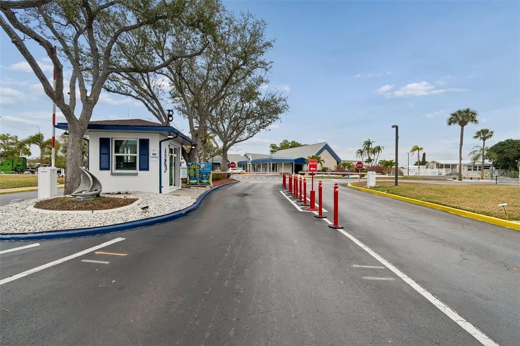 For Sale: $275,000 (3 beds, 3 baths, 960 Square Feet)