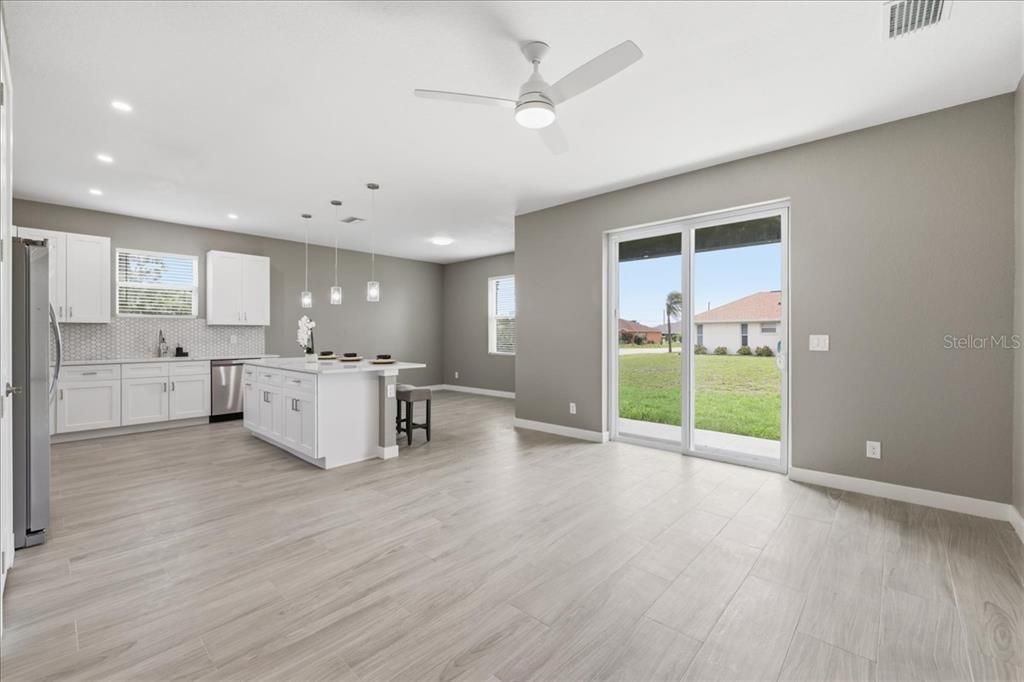 На продажу: $389,900 (3 спален, 2 ванн, 1739 Квадратных фут)