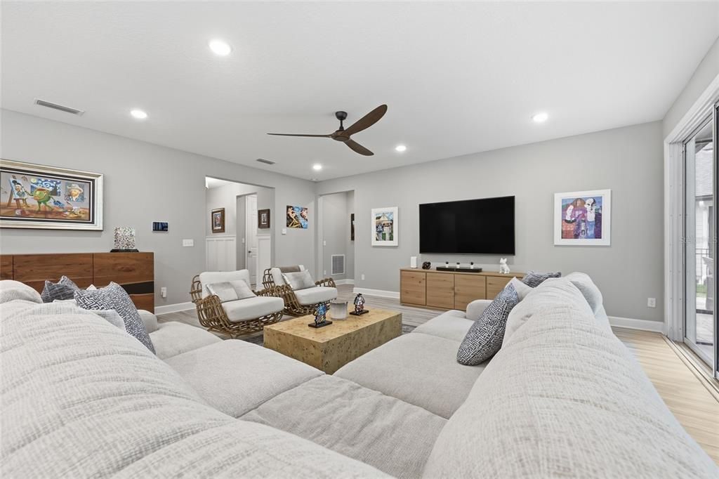 For Sale: $619,000 (4 beds, 2 baths, 2367 Square Feet)