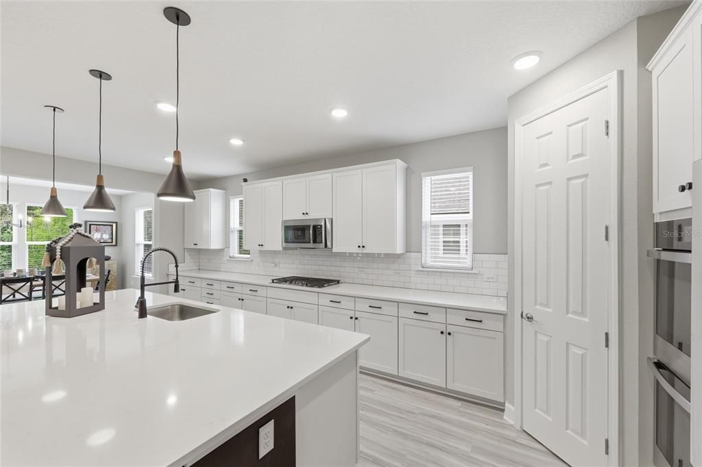 For Sale: $619,000 (4 beds, 2 baths, 2367 Square Feet)