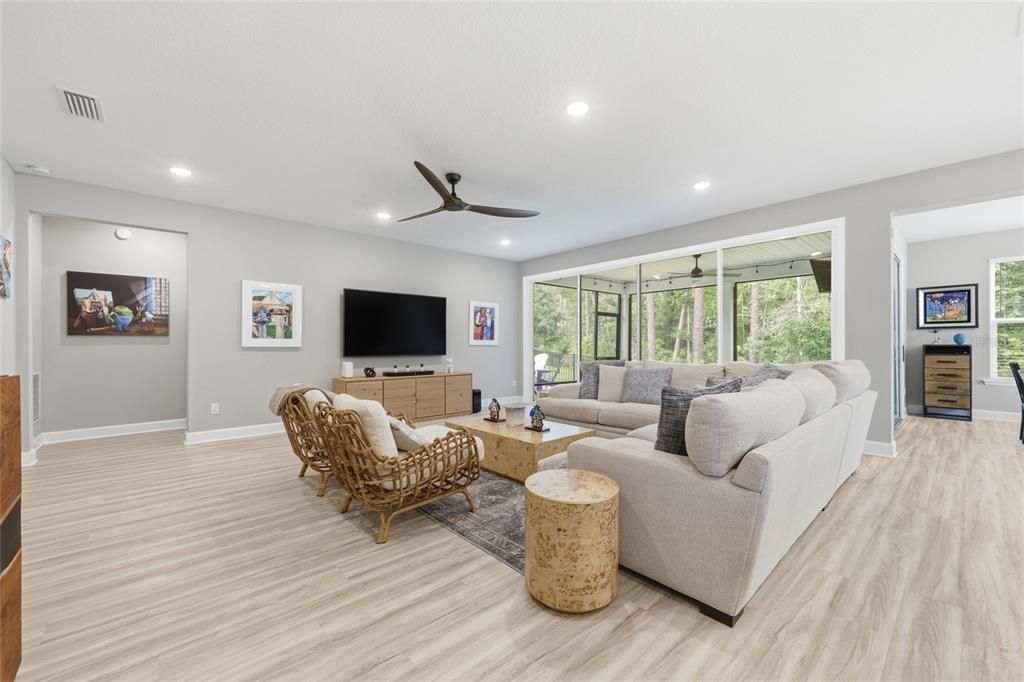 For Sale: $619,000 (4 beds, 2 baths, 2367 Square Feet)