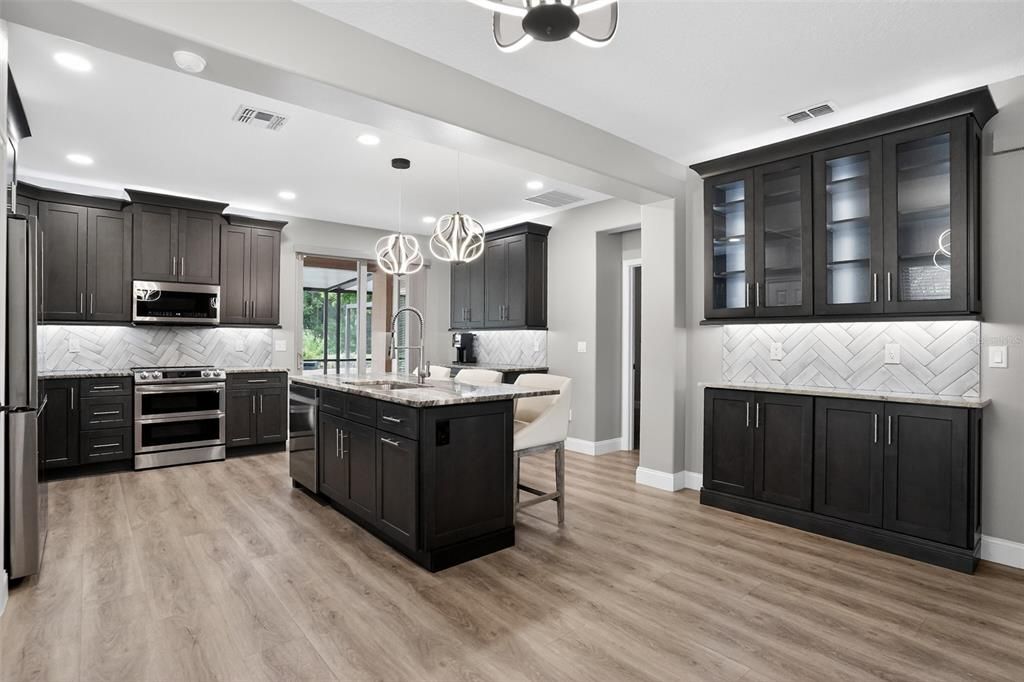 For Sale: $483,000 (4 beds, 2 baths, 1724 Square Feet)