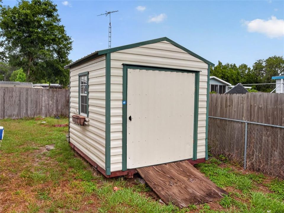 Active With Contract: $175,000 (3 beds, 2 baths, 1441 Square Feet)