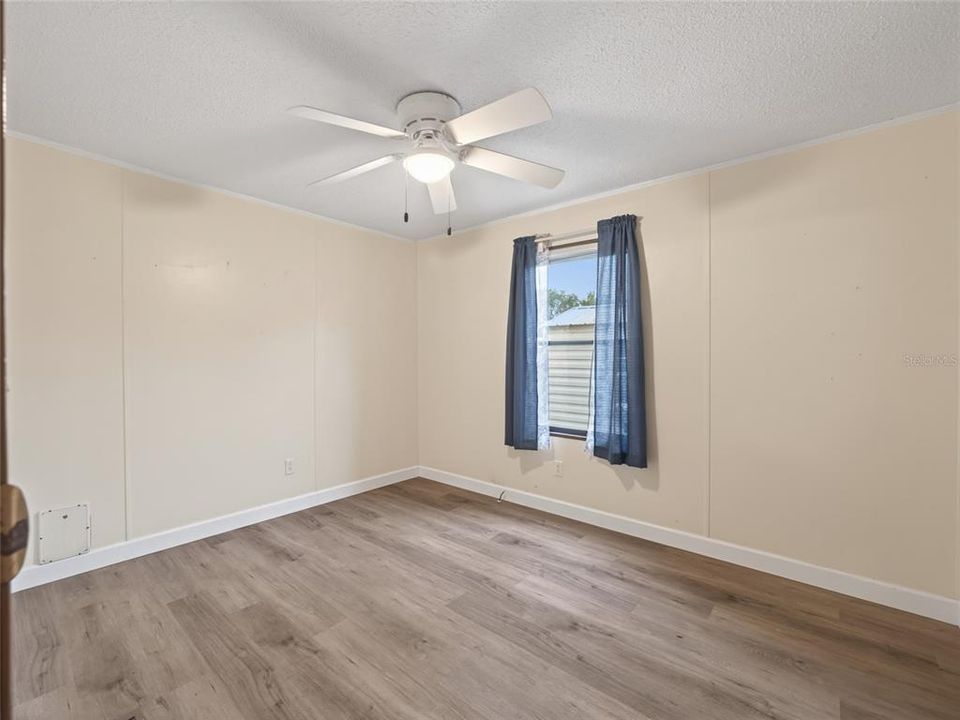 Active With Contract: $175,000 (3 beds, 2 baths, 1441 Square Feet)