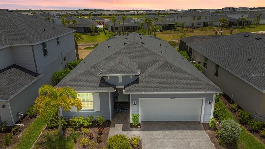 For Sale: $559,000 (3 beds, 3 baths, 2217 Square Feet)