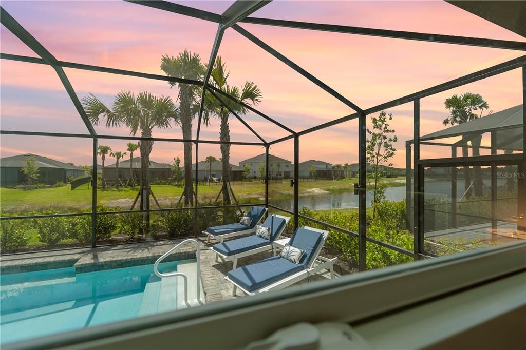 For Sale: $559,000 (3 beds, 3 baths, 2217 Square Feet)