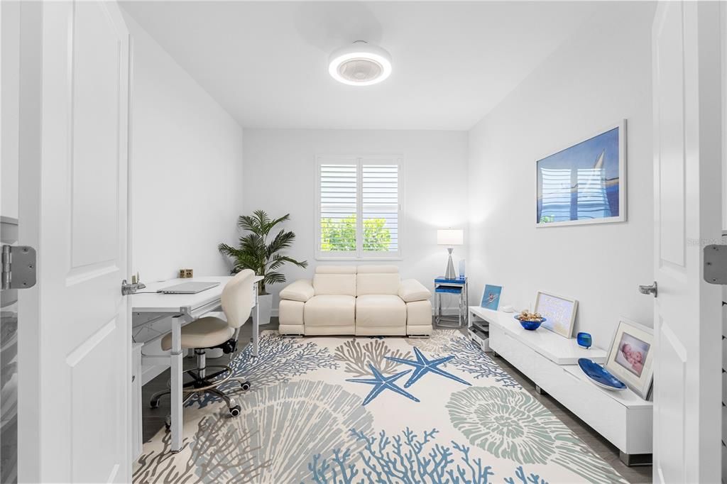 For Sale: $559,000 (3 beds, 3 baths, 2217 Square Feet)