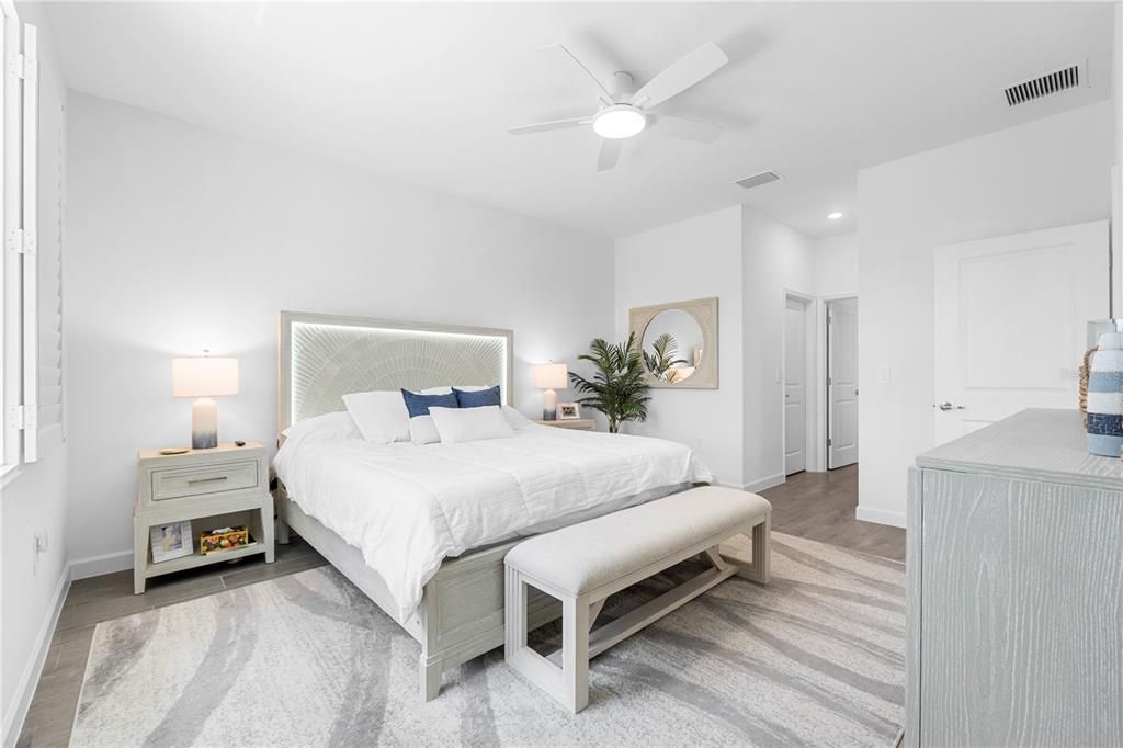 For Sale: $559,000 (3 beds, 3 baths, 2217 Square Feet)