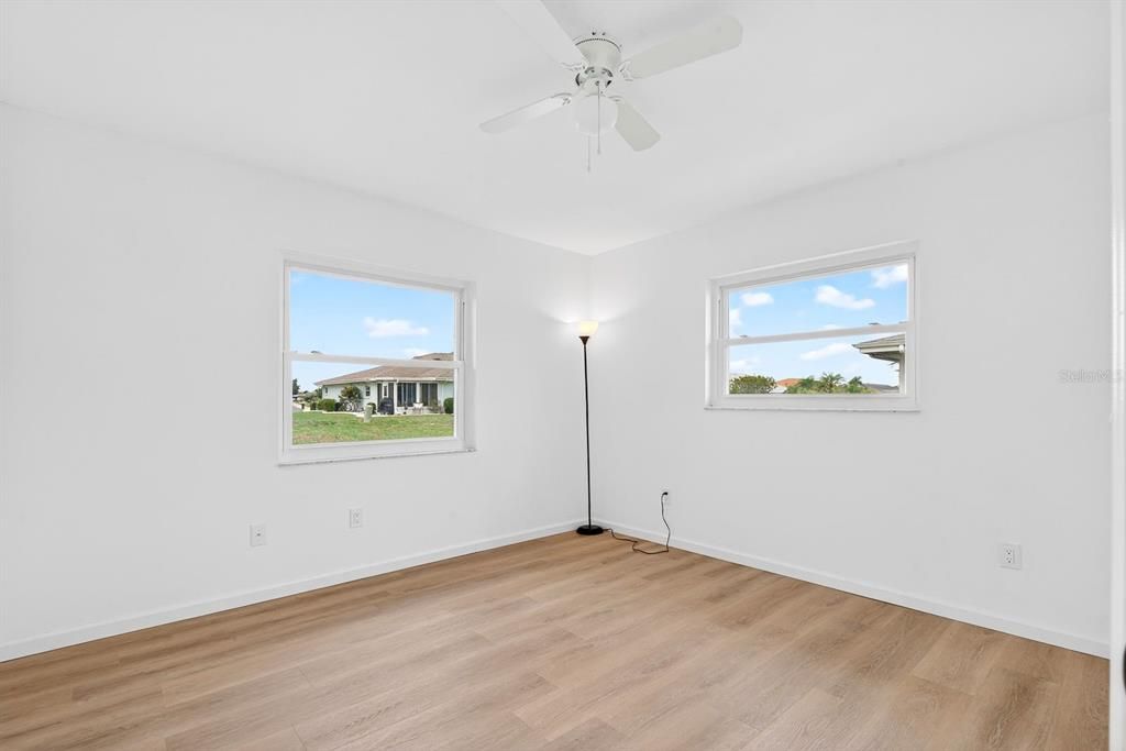 For Sale: $280,000 (2 beds, 2 baths, 1620 Square Feet)