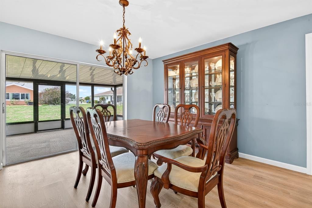 For Sale: $280,000 (2 beds, 2 baths, 1620 Square Feet)