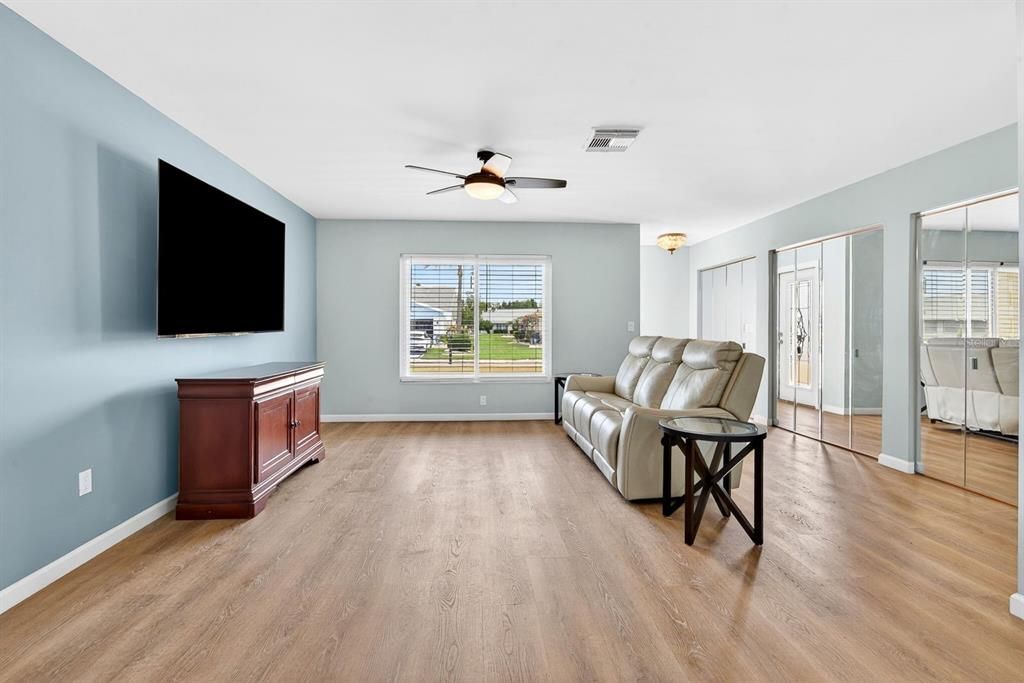 For Sale: $280,000 (2 beds, 2 baths, 1620 Square Feet)