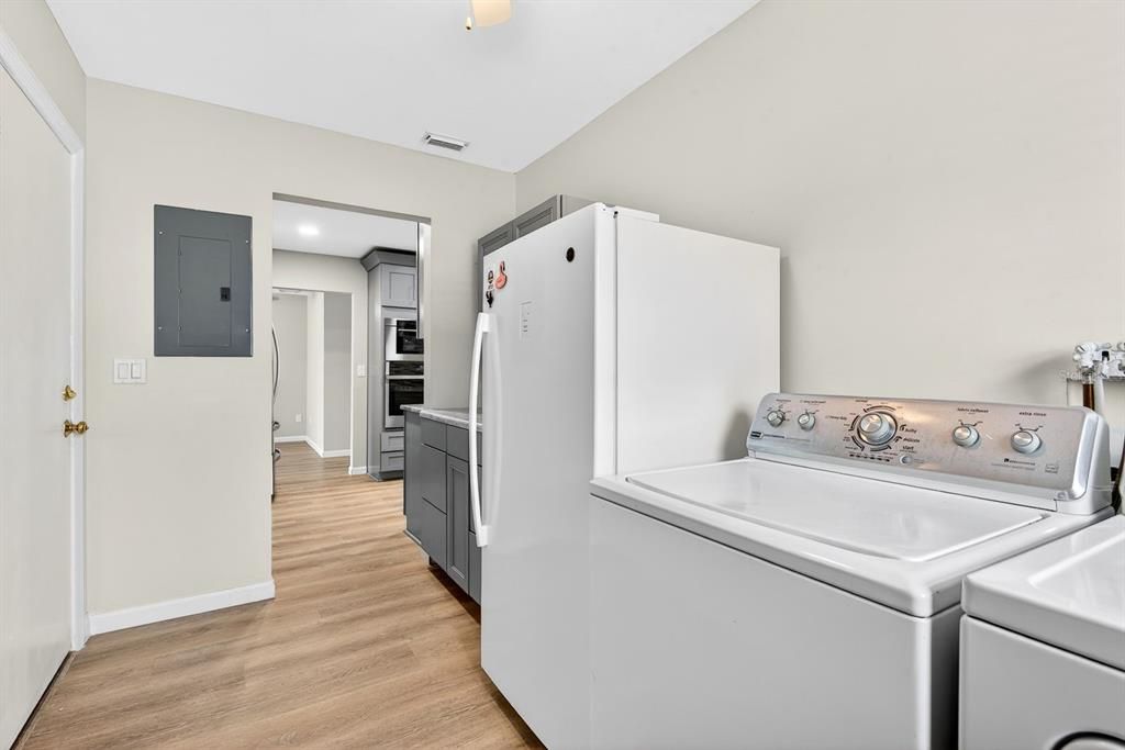 For Sale: $280,000 (2 beds, 2 baths, 1620 Square Feet)