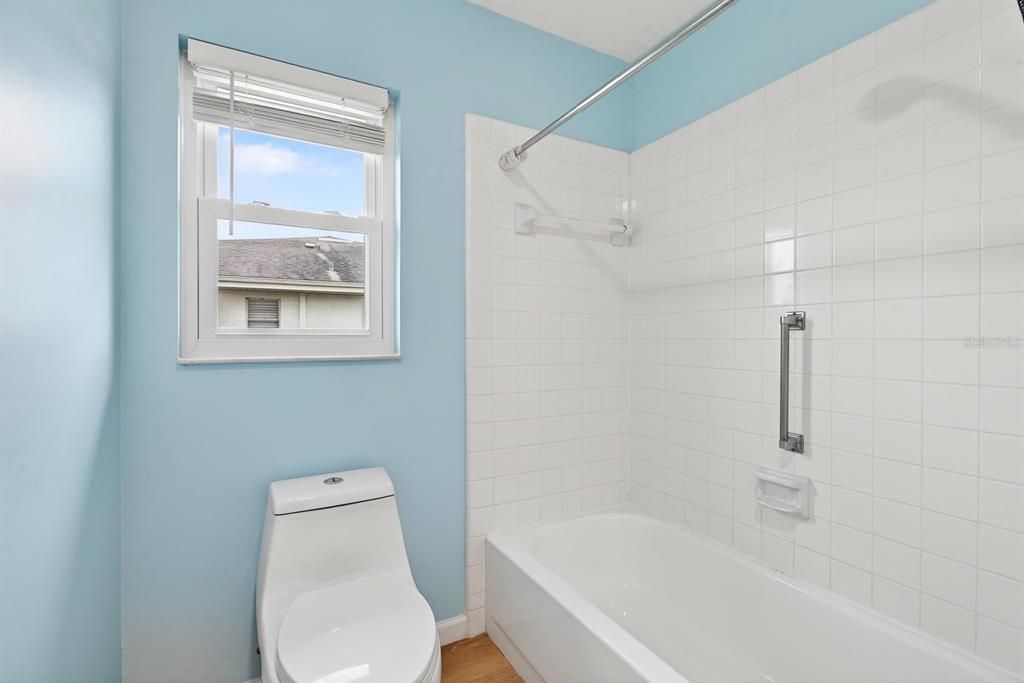 For Sale: $280,000 (2 beds, 2 baths, 1620 Square Feet)