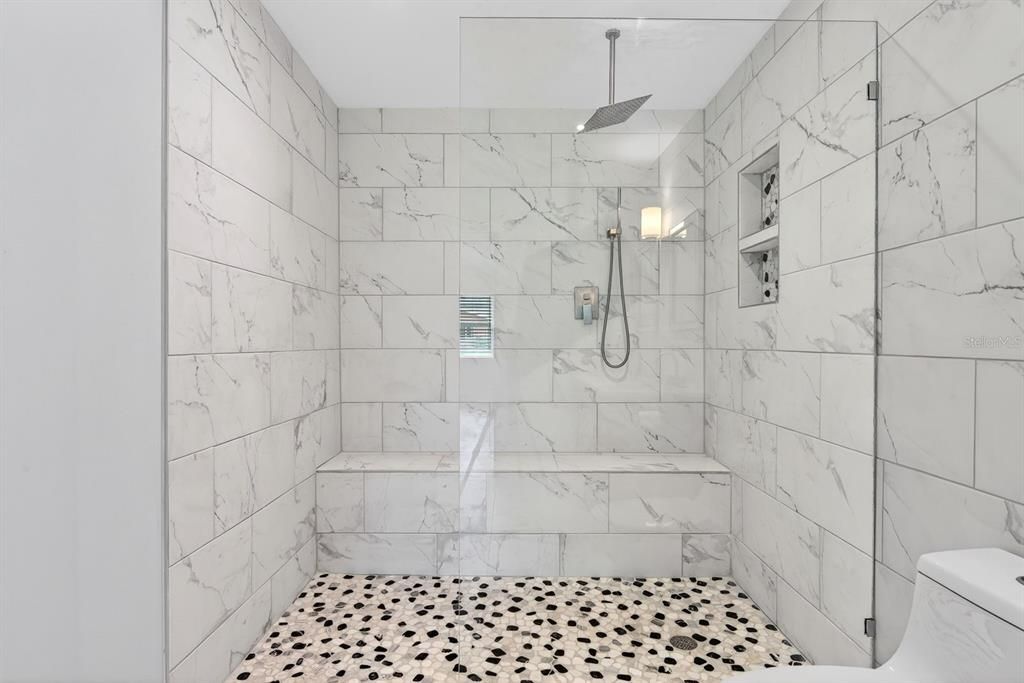 For Sale: $280,000 (2 beds, 2 baths, 1620 Square Feet)