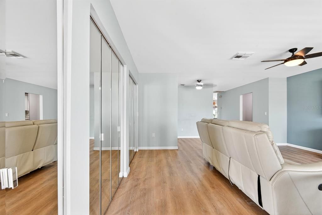 For Sale: $280,000 (2 beds, 2 baths, 1620 Square Feet)