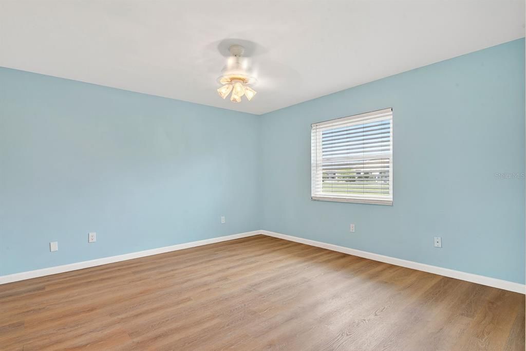 For Sale: $280,000 (2 beds, 2 baths, 1620 Square Feet)