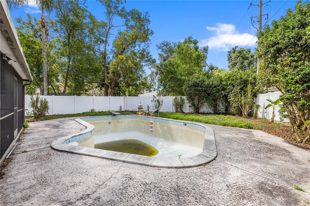 Active With Contract: $495,000 (4 beds, 2 baths, 2409 Square Feet)