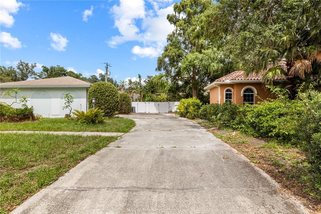 Active With Contract: $495,000 (4 beds, 2 baths, 2409 Square Feet)