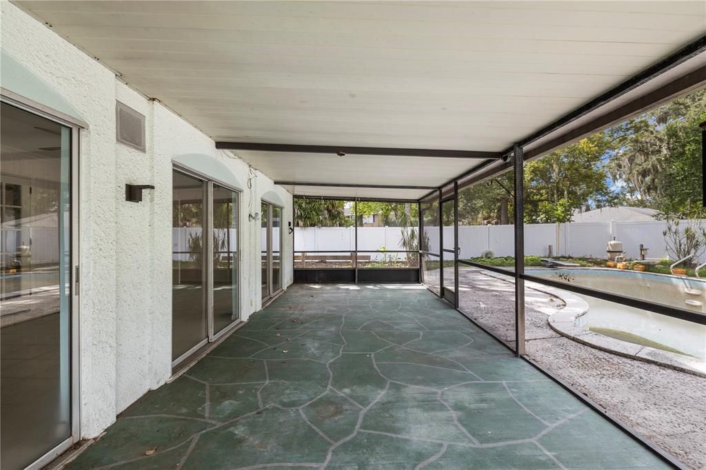Active With Contract: $495,000 (4 beds, 2 baths, 2409 Square Feet)