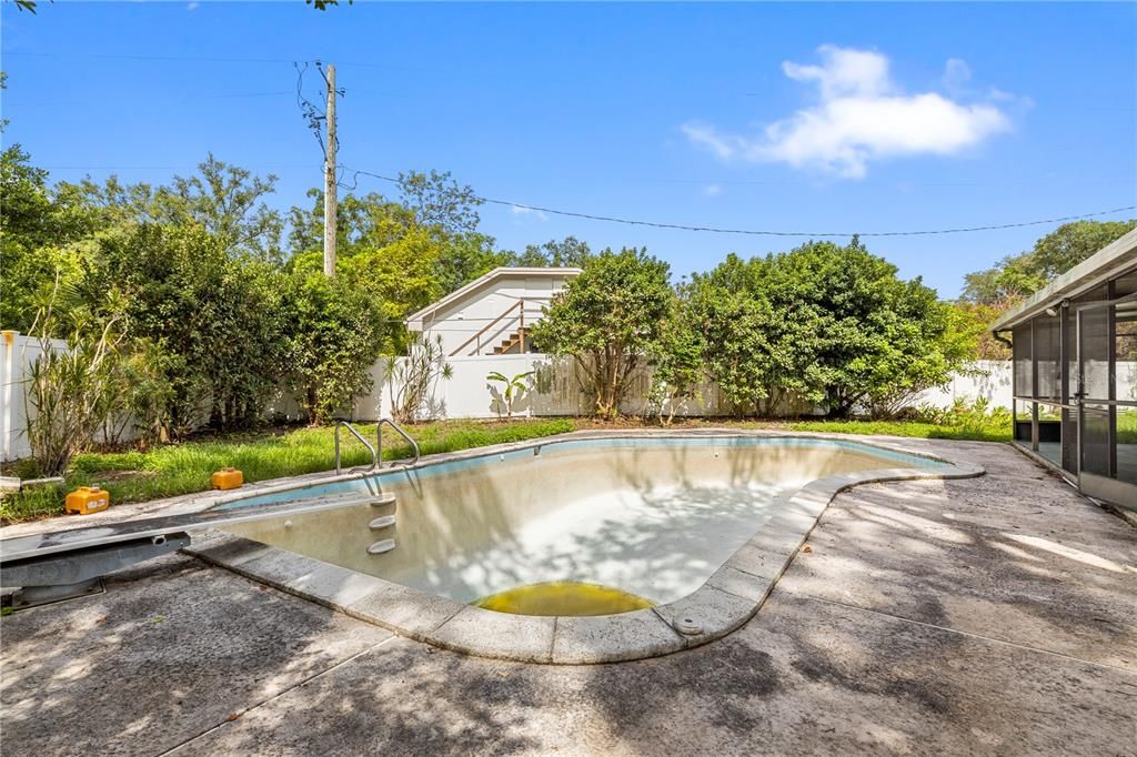 Active With Contract: $495,000 (4 beds, 2 baths, 2409 Square Feet)