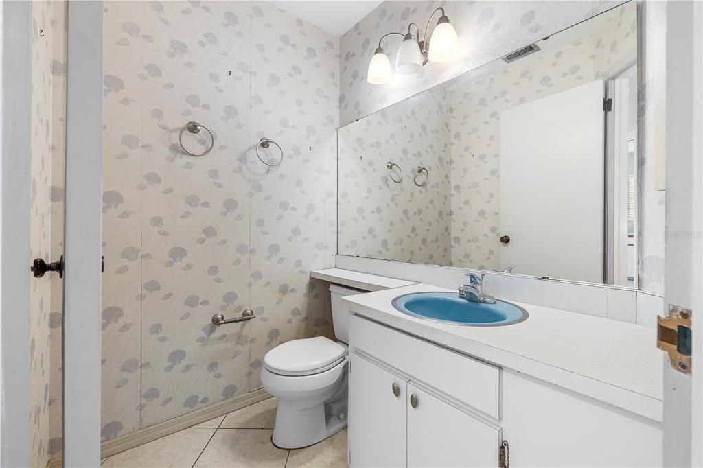 Active With Contract: $495,000 (4 beds, 2 baths, 2409 Square Feet)
