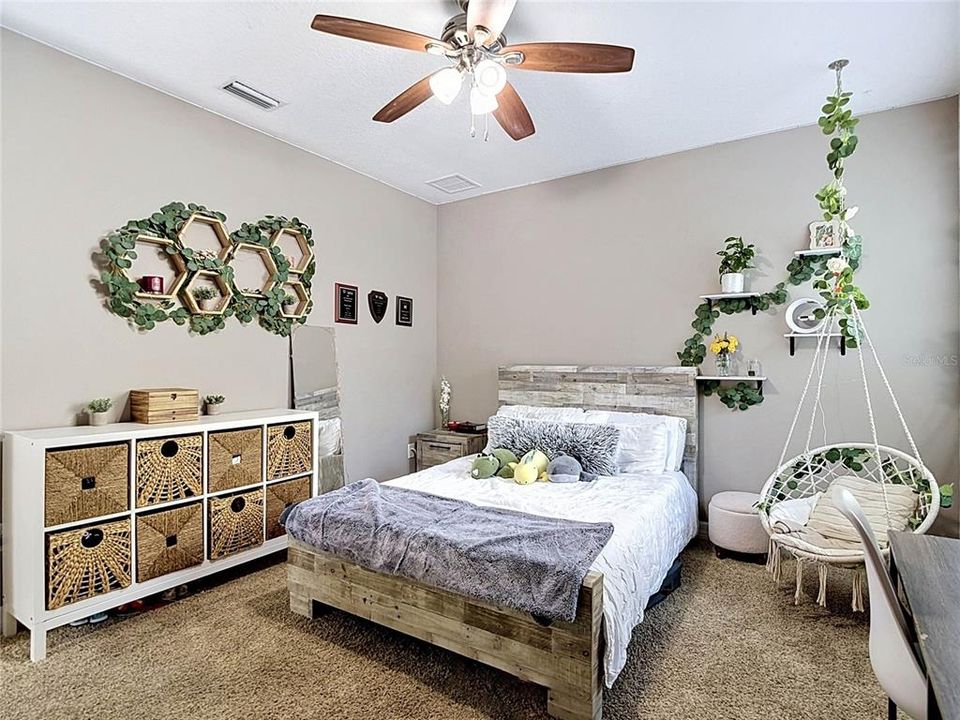 Active With Contract: $819,900 (4 beds, 3 baths, 2877 Square Feet)