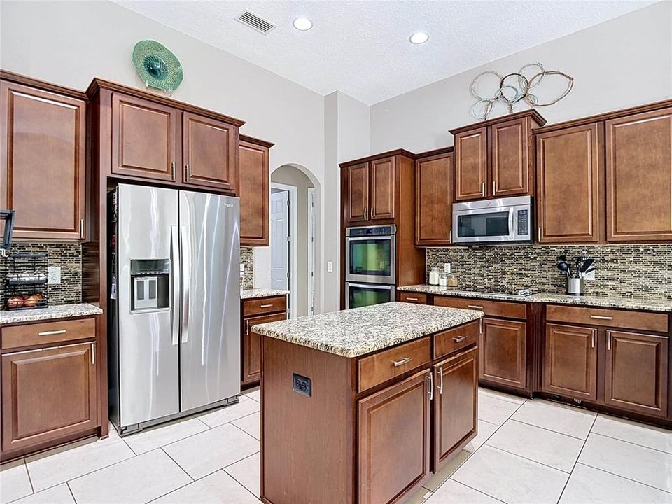 Active With Contract: $819,900 (4 beds, 3 baths, 2877 Square Feet)