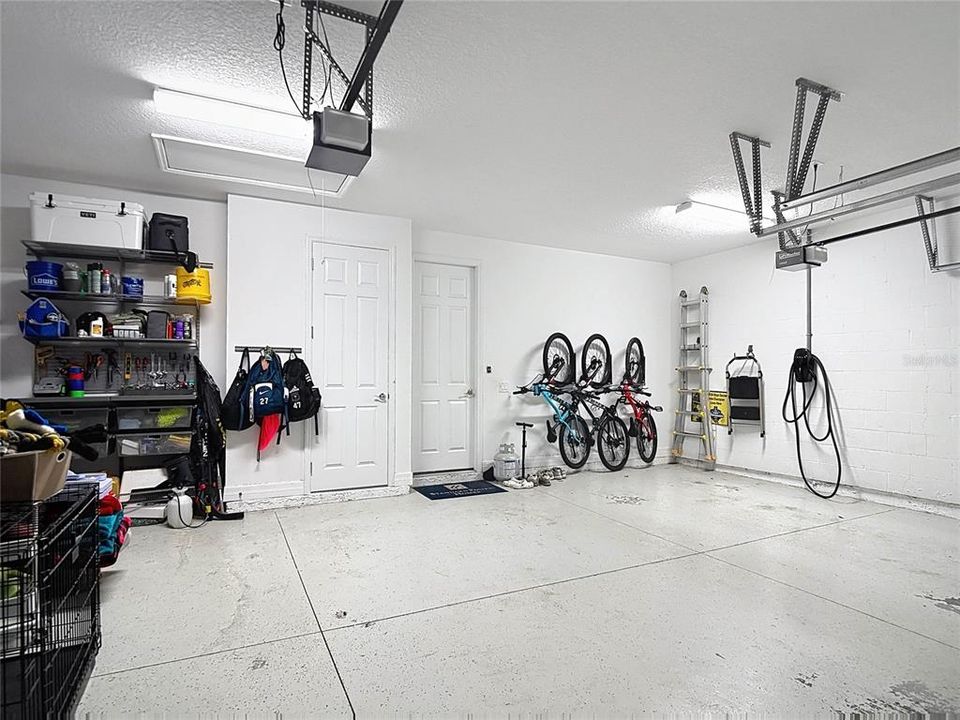 Active With Contract: $819,900 (4 beds, 3 baths, 2877 Square Feet)