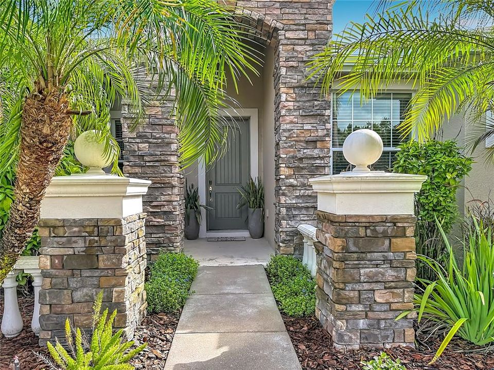 Active With Contract: $819,900 (4 beds, 3 baths, 2877 Square Feet)