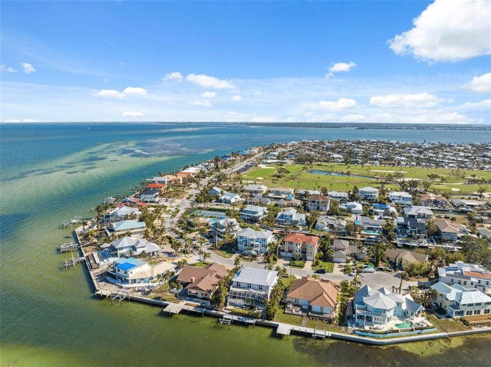 En Venta: $3,750,000 (5 camas, 4 baños, 3640 Pies cuadrados)