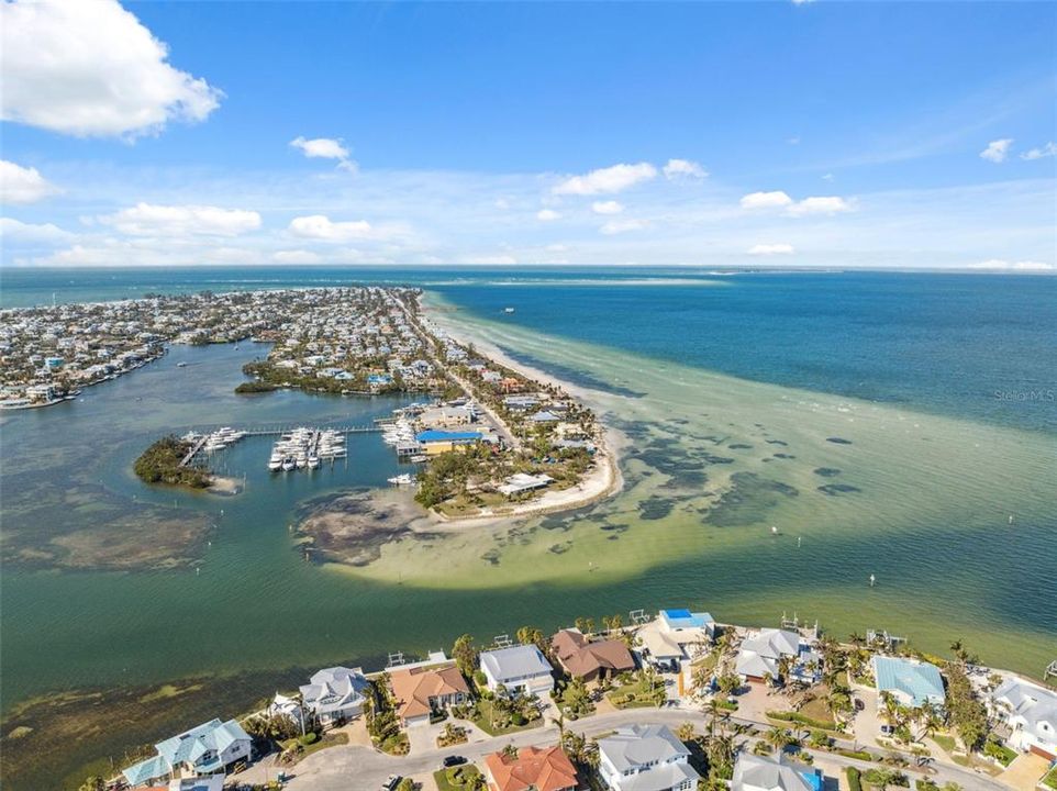 En Venta: $3,750,000 (5 camas, 4 baños, 3640 Pies cuadrados)