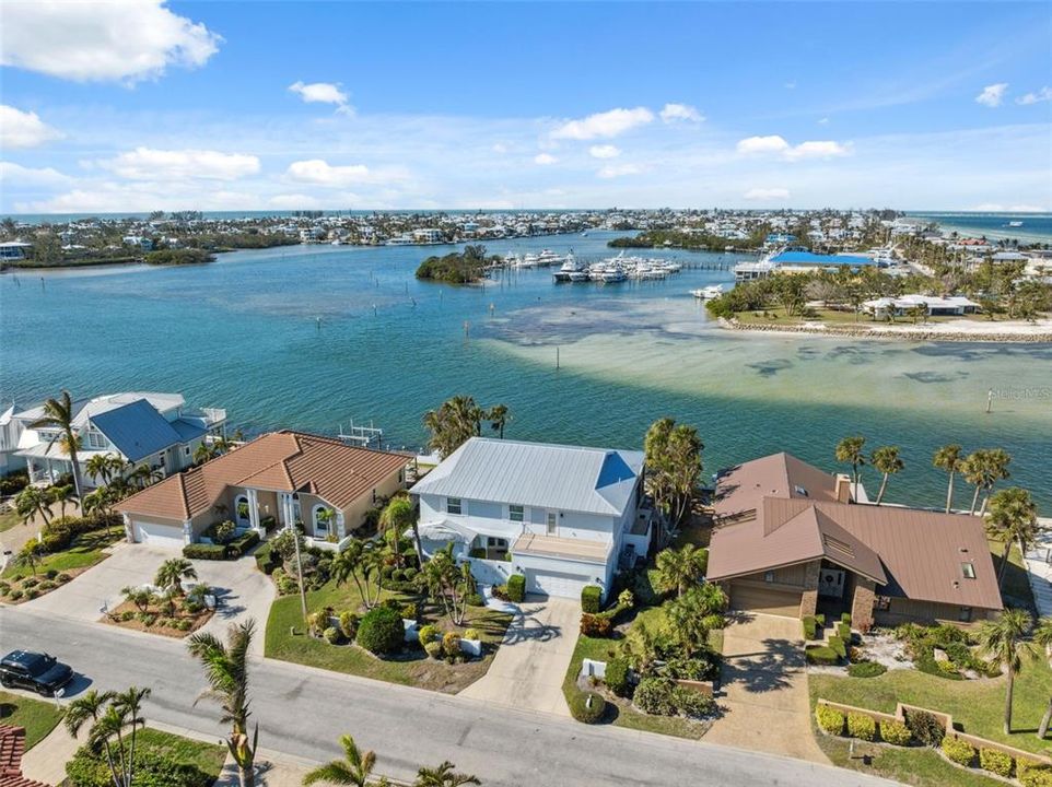 En Venta: $3,750,000 (5 camas, 4 baños, 3640 Pies cuadrados)